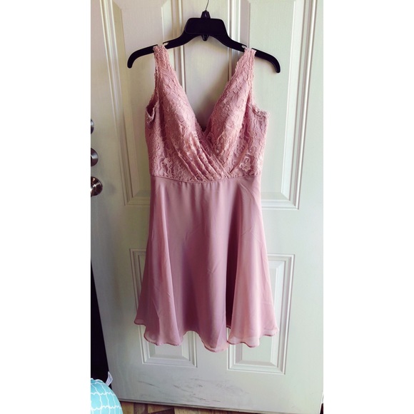 A fancy/bridesmaids dress. Worn once - Picture 1 of 3